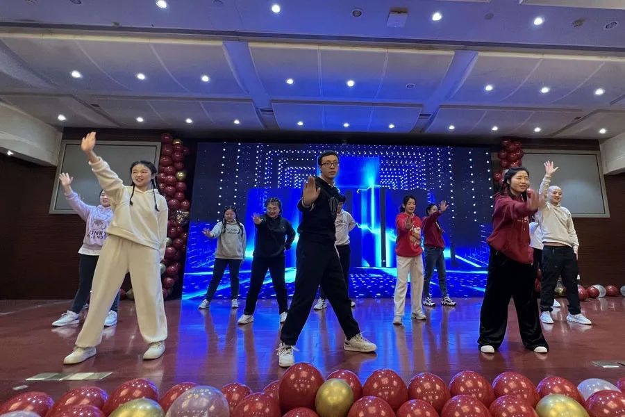 日韩十八禁在线1区2区3区不卡