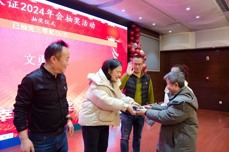 日韩十八禁在线1区2区3区不卡